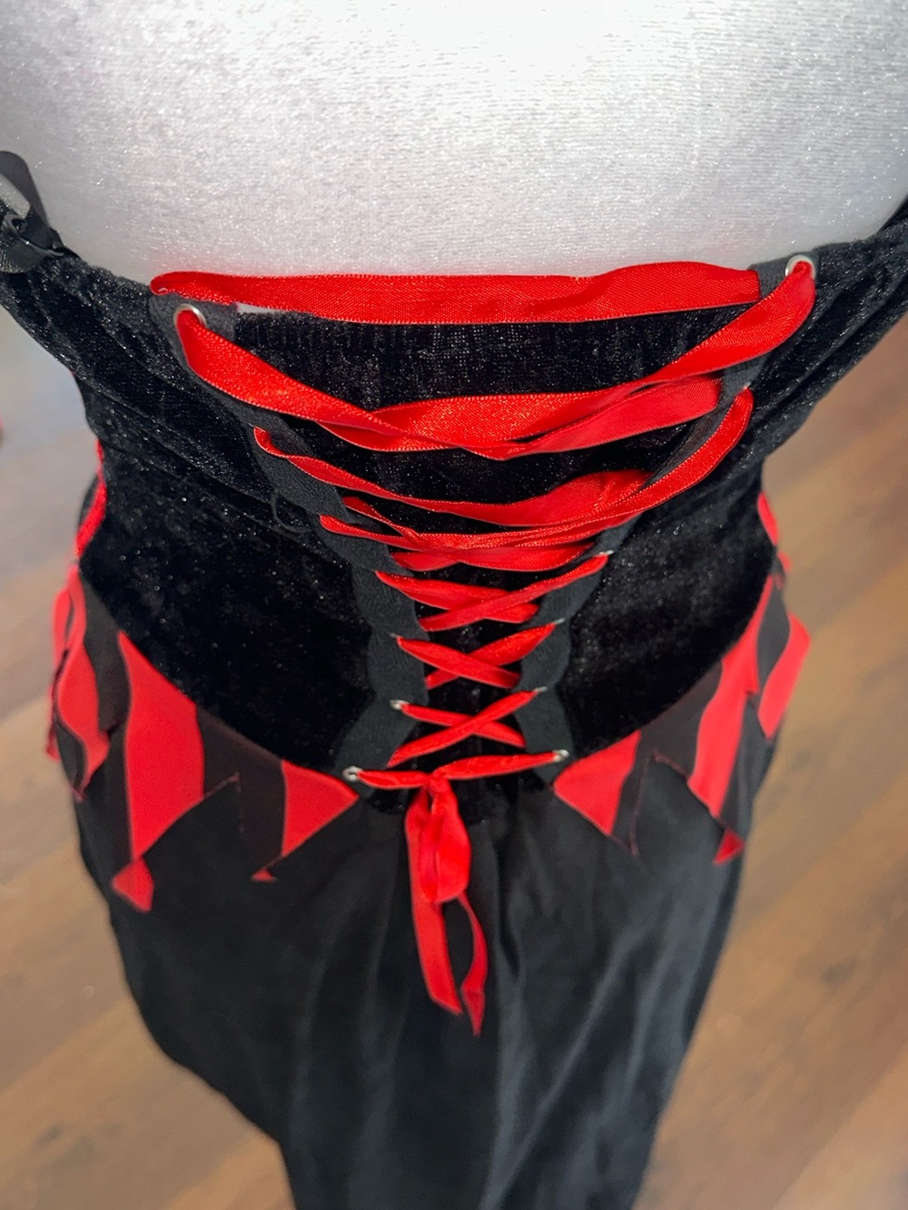 Dolls Sexy Pirate Cosplay Flattering Stylish Halloween Costume Dress- Women’s - Picture 5 of 6